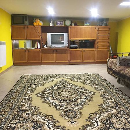 Хостел Мансардная Комната С Невысоким Потолком До 170 См Trouskavets Extérieur photo